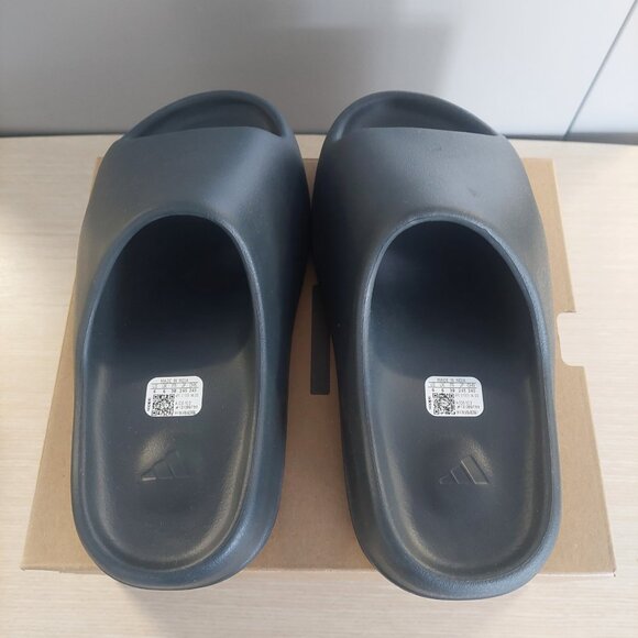 Yeezy Black Sze 6 Slides main image 9